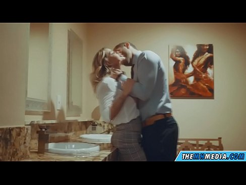 ❤️ Nuair a bhios fionn mòr gad mhealladh ann an seòmar fois poblach ️ Porn anal aig gd.mouthporn.ru ❌️